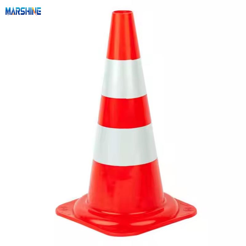 Cônes routiers de la circulation