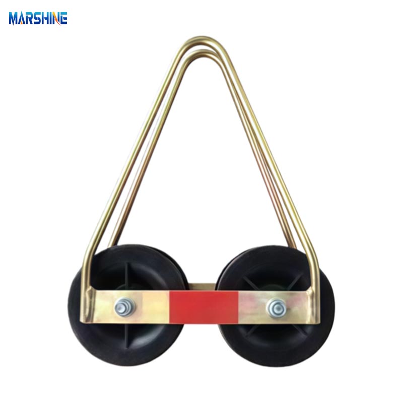 Rouleau de montage de cadre en acier galvanisé à ligne isolée aérienne à deux coques